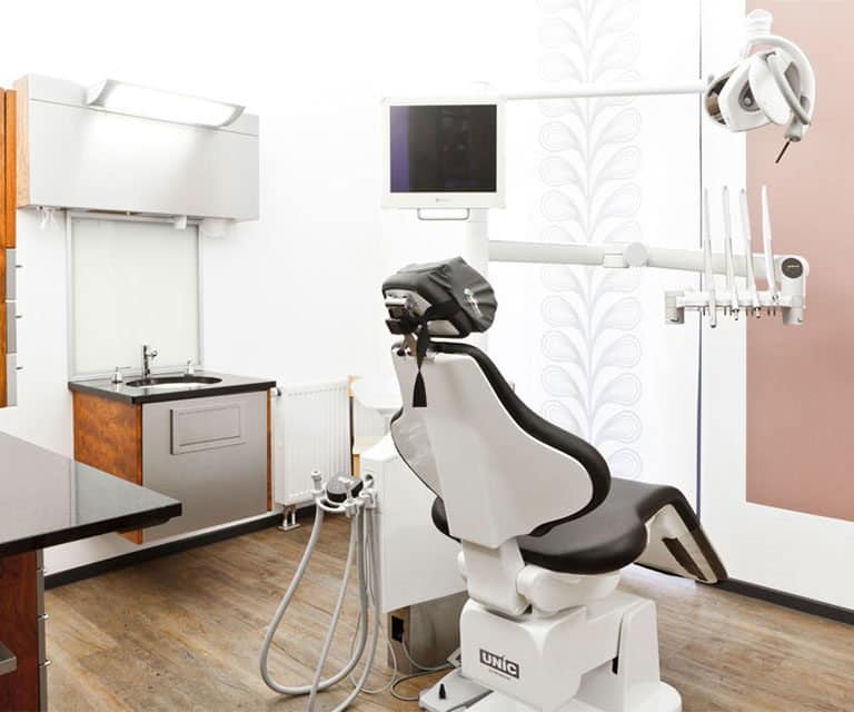 Behandlungsraum - Zahnarztpraxis im ARTmax Braunschweig | Dr. Wedekind